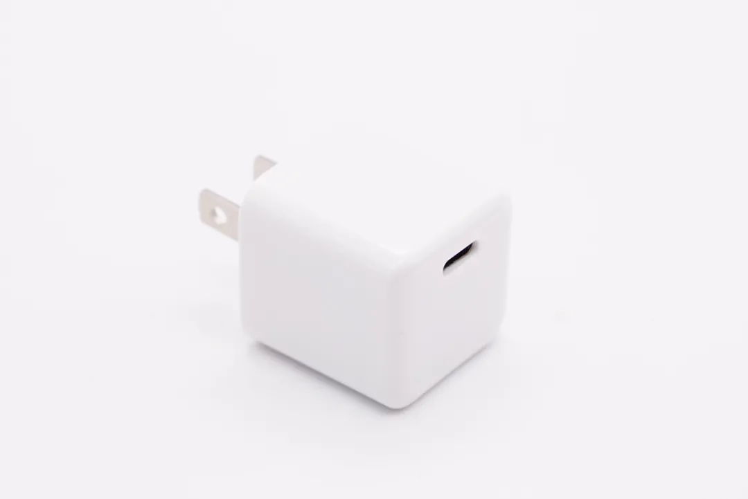 国产氮化镓快充新秀,爱兰博30W Super GaN拆解