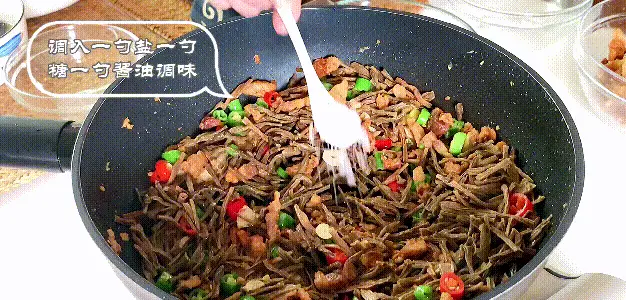 猪油渣的3种做法，酥脆可口，开胃下饭，是小时候的味道