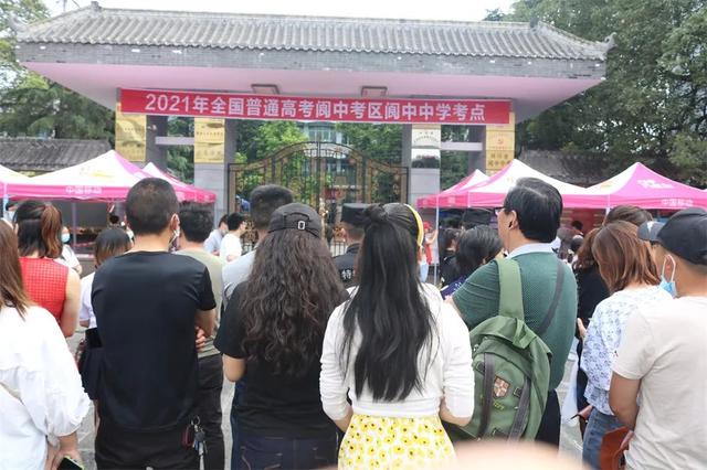 1977年山东高考，语文试卷只有3道题，理科生只需写作文