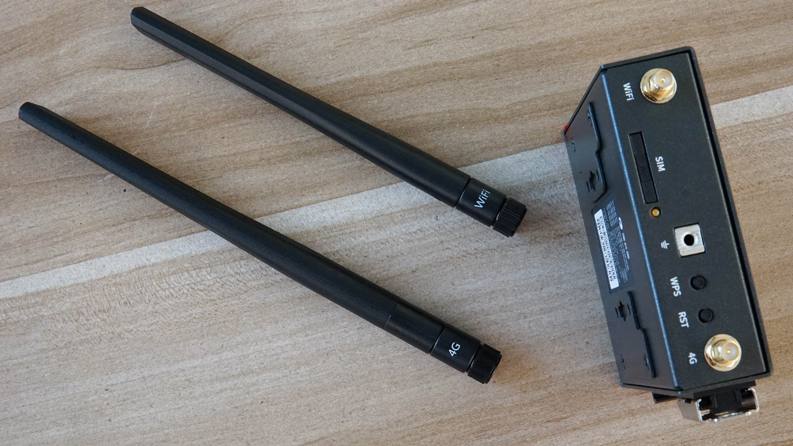 低成本，高效率，无线布网，蒲公英R300A 4G工业路由器体验