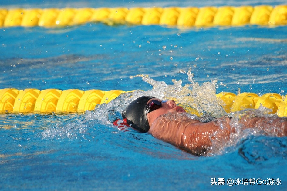 蛙泳口诀划手步骤（水中蛙腿动作的三种练习方式）