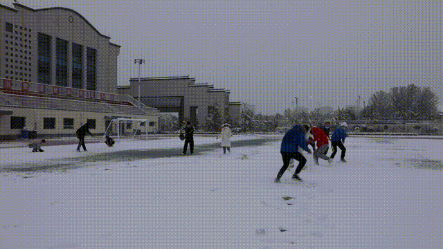 初雪中的开元学校，真美
