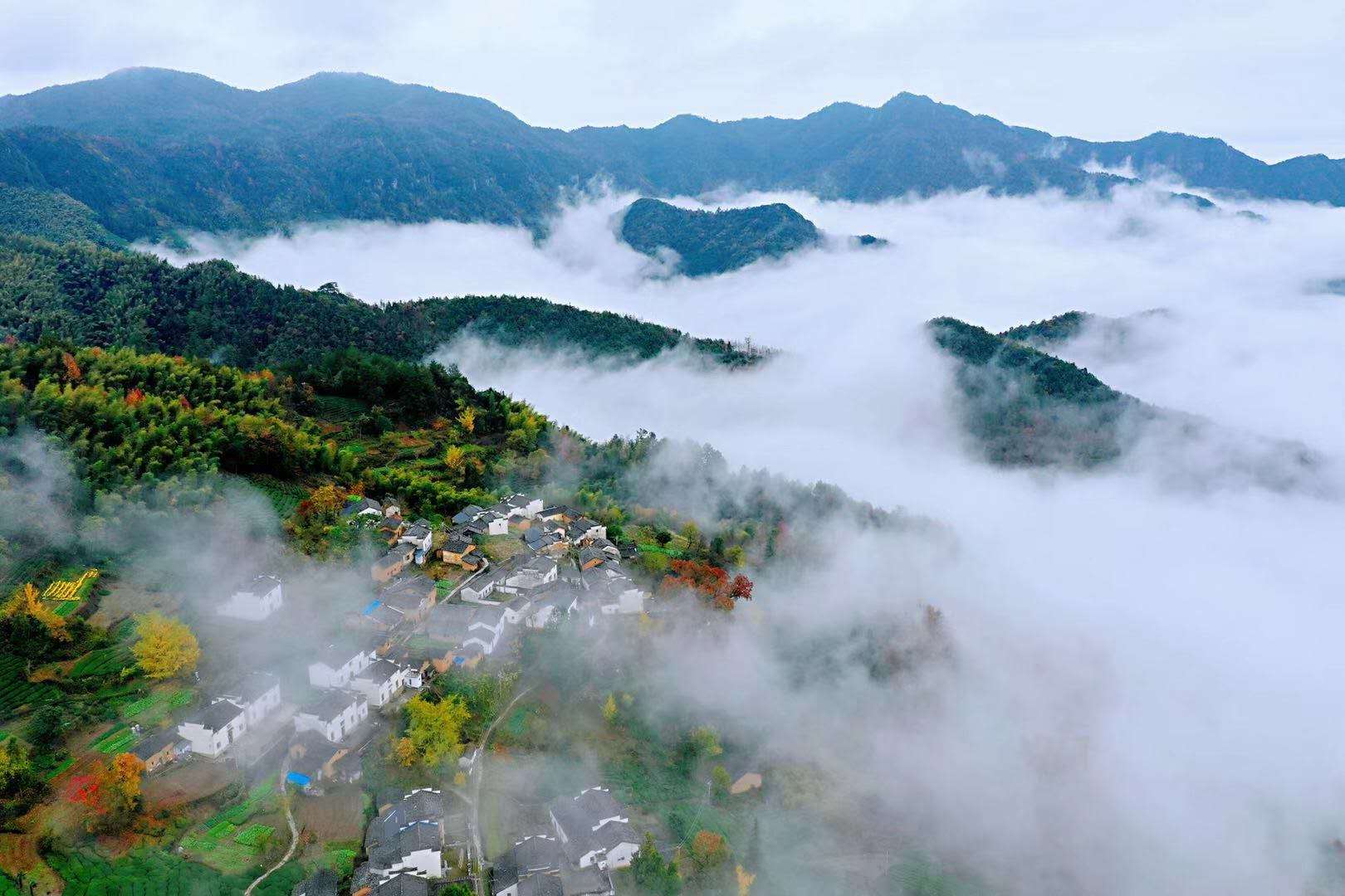 東部,世界文化遺產宏村附近打鼓嶺位於黟縣美溪,宏潭,洪星三鄉交界處