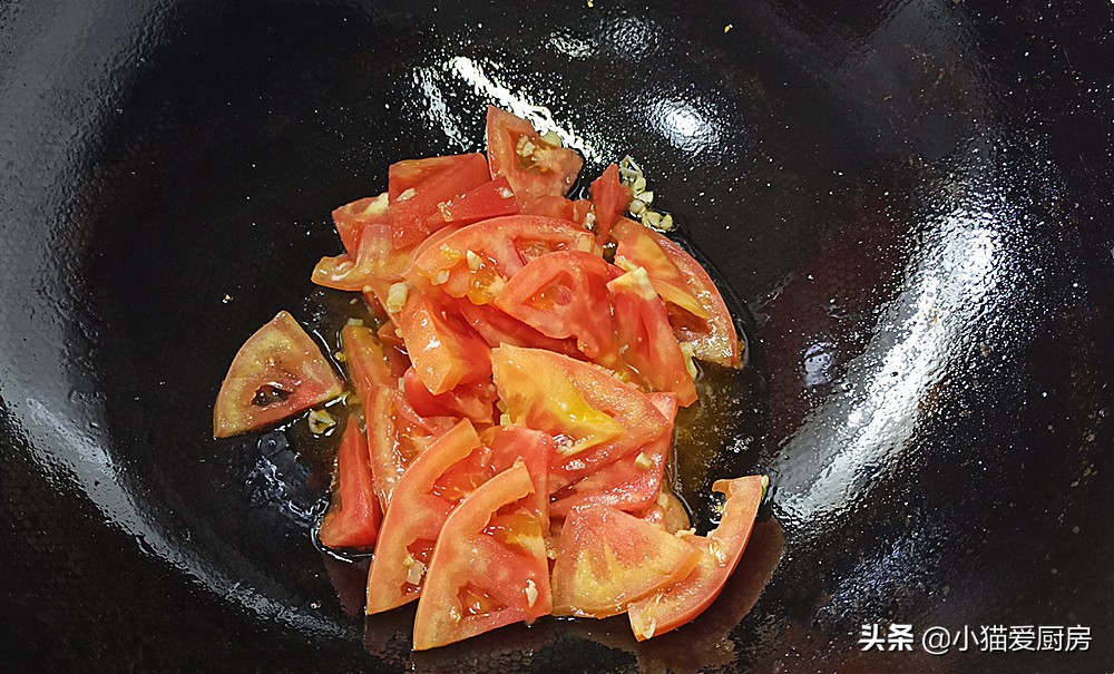 西红柿炒山药，比炒鸡蛋还好吃，做法简单，营养味美，新手也会做