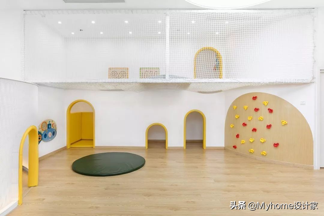 这面墙是孩子的游乐场，成人的玩具体验店，270㎡玩乐中学习