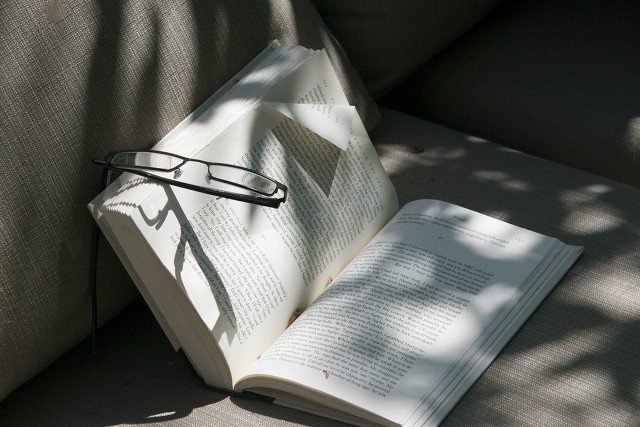 人生最美的姿态，不过是与书为伴终得精彩