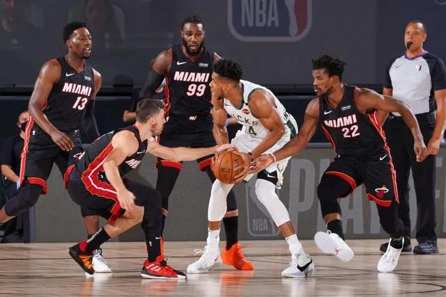 最强nba更新后为什么没投篮了(明明已进入小球时代，NBA怎么还有两个不善投篮的“怪物”？)