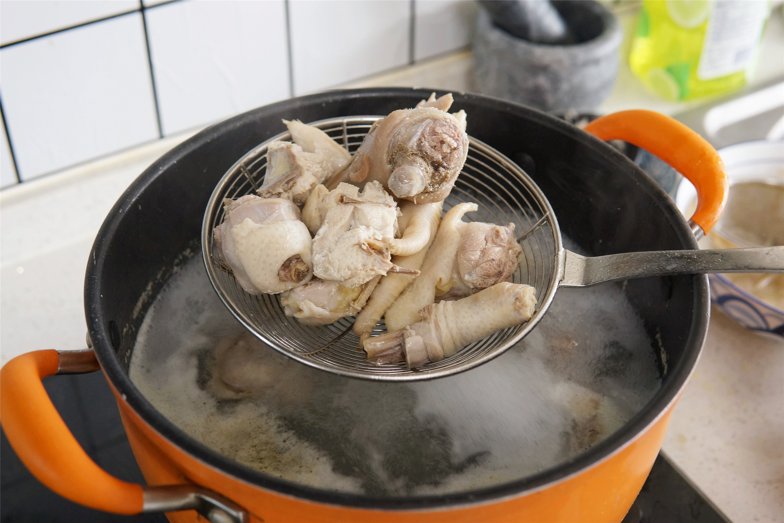 燉雞湯,燉雞湯怎么燉好吃又好喝