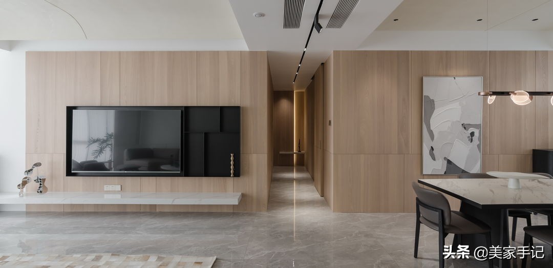 坚持极简主义的江苏夫妇，把家装修得一尘不染，看着都高级