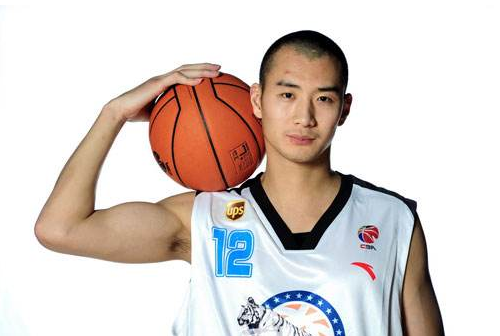 中国nba男篮球员有哪些(中国具有NBA实力的12大球员：现役6人上榜，阿联仅排姚明大哥之后)