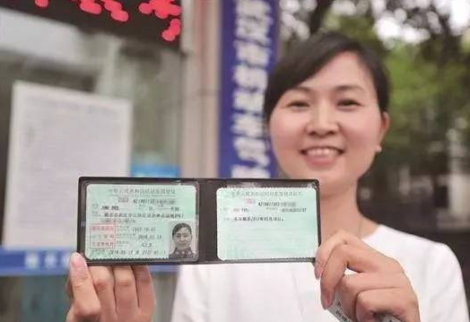 谁说高考结束就轻松了？考生要准备“两证三考”，上大学才更轻松