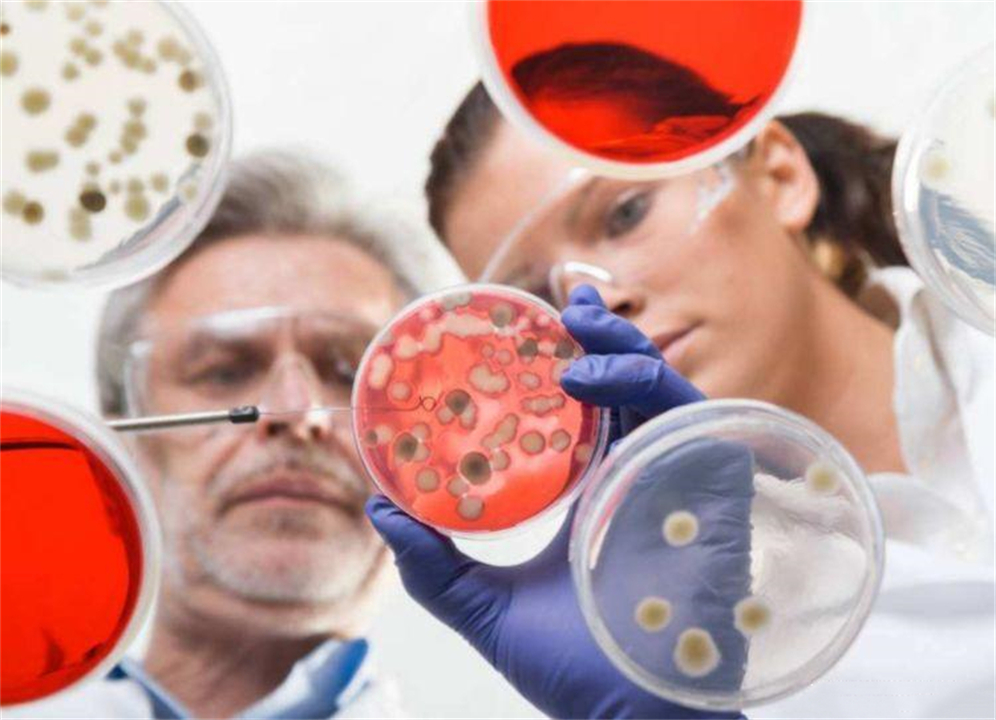 为了永生，科学家给自己注射350万年前的细菌，如今怎么样了？