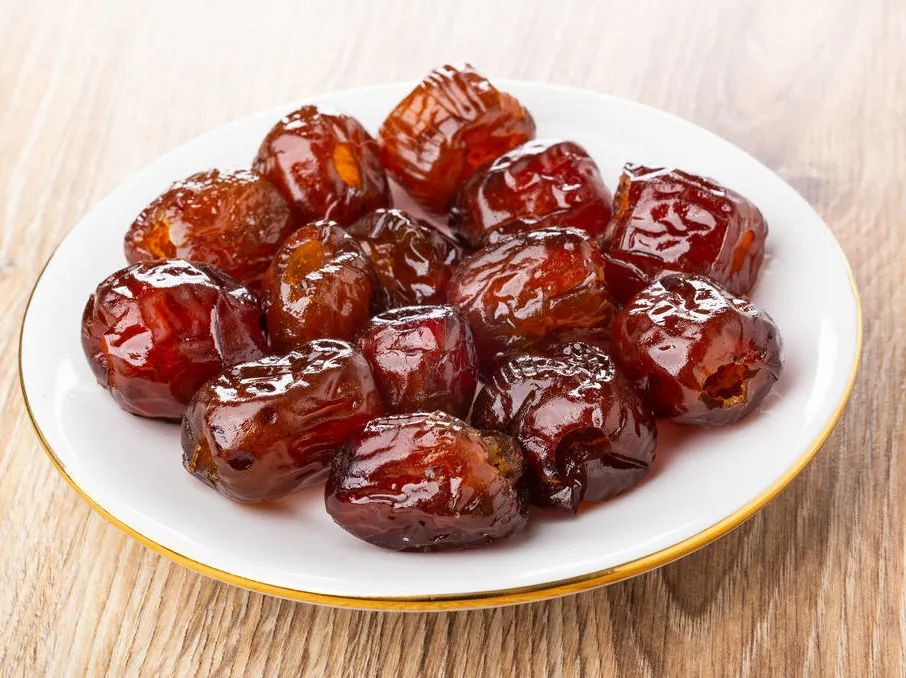 红枣、青枣、蜜枣哪种枣吃了好？真正的维C之王是这个，别吃错了