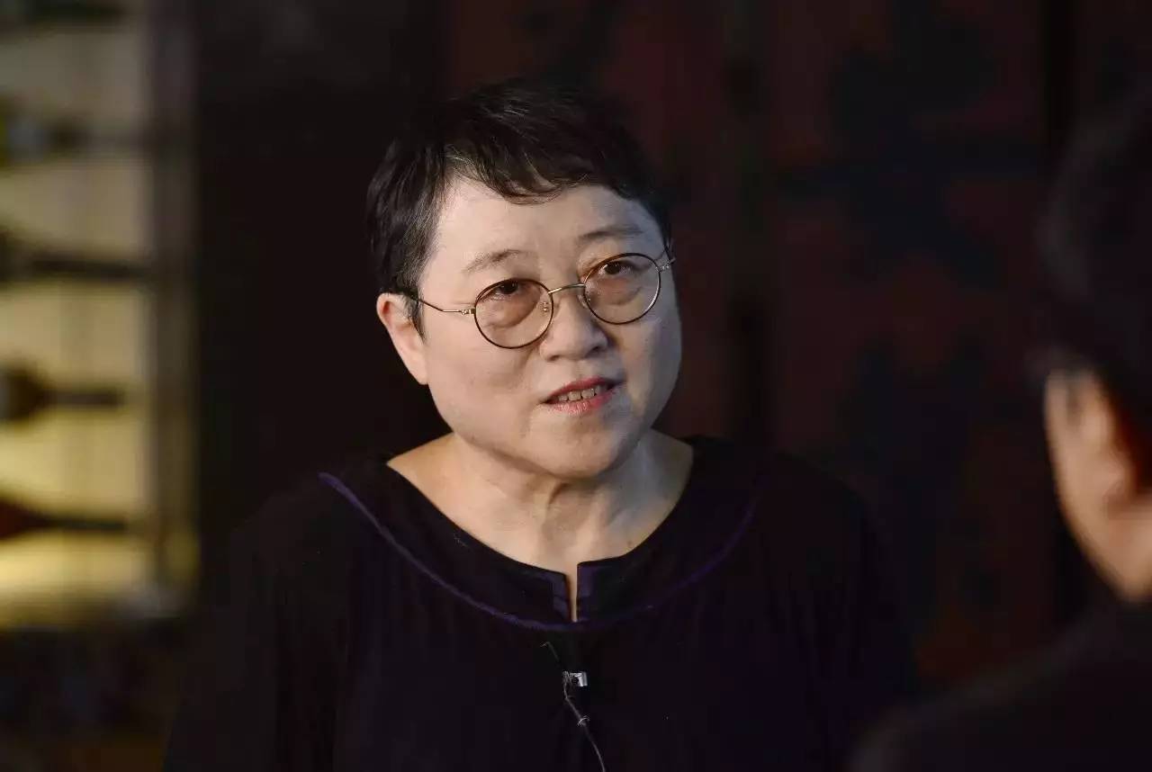 李银河，中国第一性学家，她与王小波的爱情事，已成经典令人感动