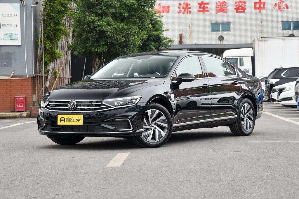 一汽大众天津4S店迈腾GTE车型展示与购车咨询
