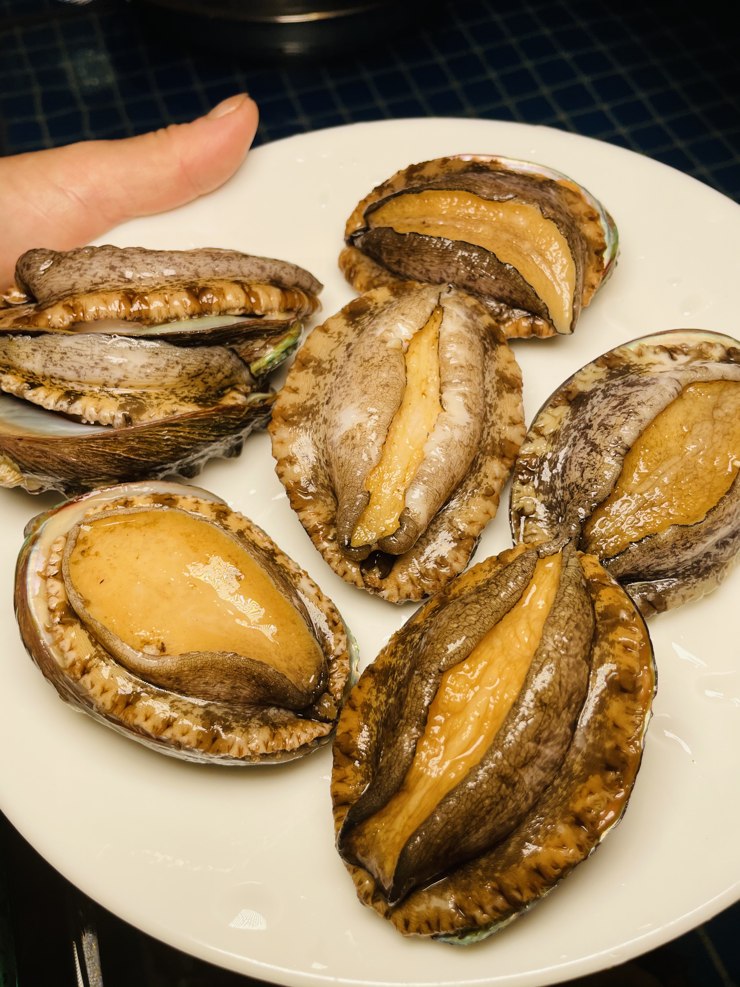 就在长职附近新开了一家鸡鲍鱼的店，以后再想吃真的太方便了