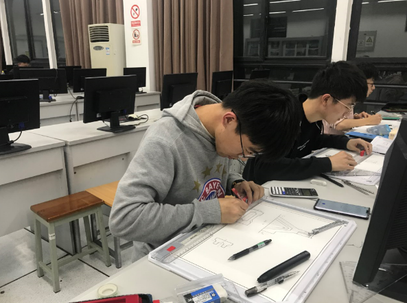 实力大爆发！横扫全国各大比赛，四川这所高校一年内捧回166项大奖