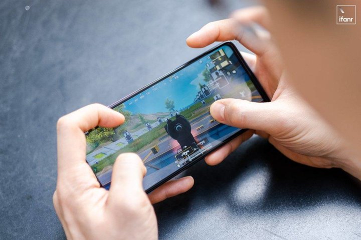 为什么任天堂、三星都不让你撕掉「屏幕出厂膜」？