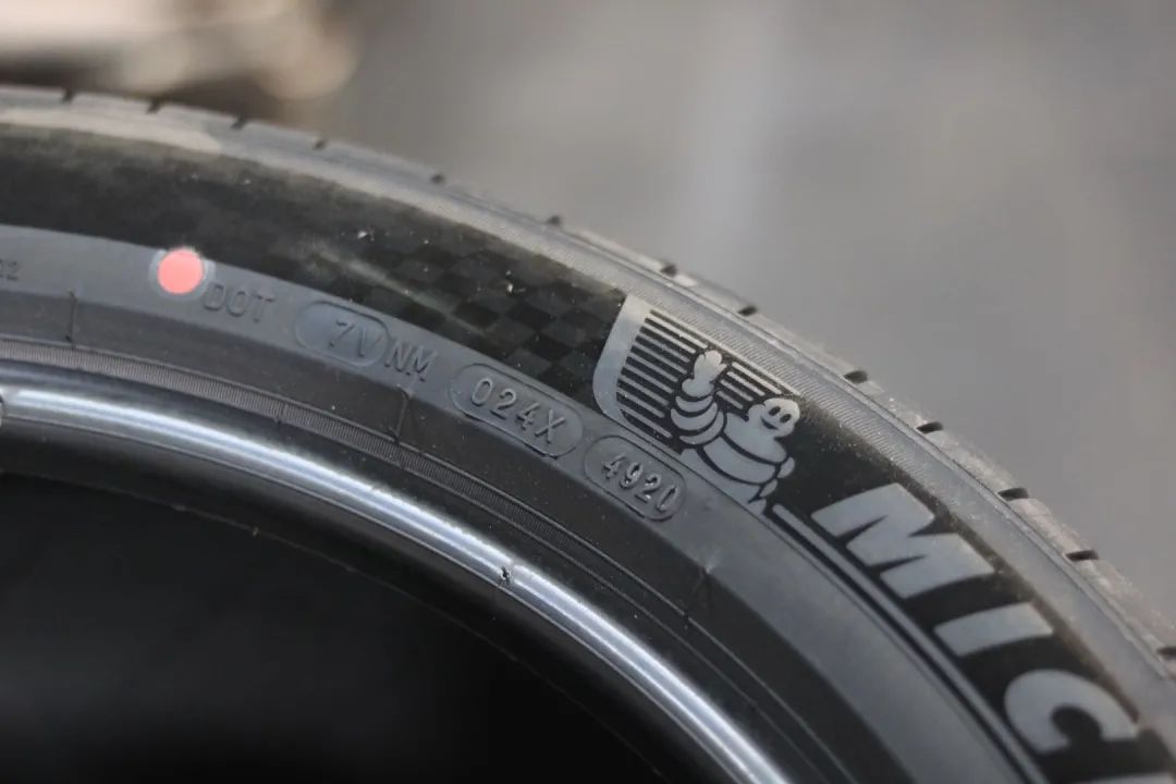 怪兽修车：翻新一辆15年奔驰GLK260，最终满血复活变新车