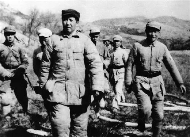 毛泽东在军事上的封神之战：超越三大战役，过程非常烧脑