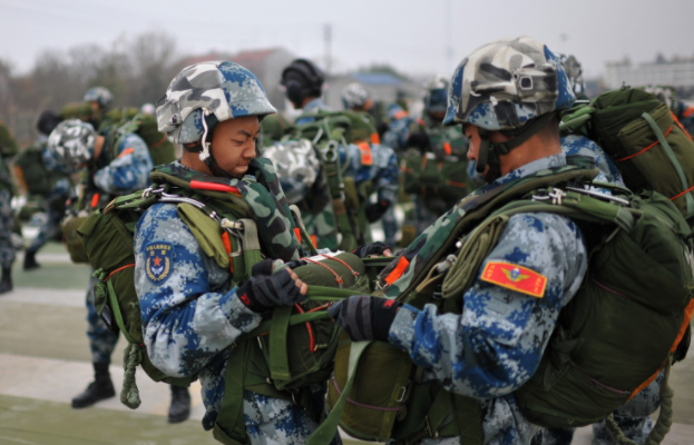 三角洲vs雷神,中美最强空降特种部队大pk,究竟谁比谁强?