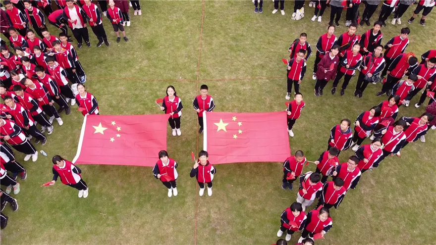 桂林市第十八中学初中部横塘校区初二年级秋季研学活动记实