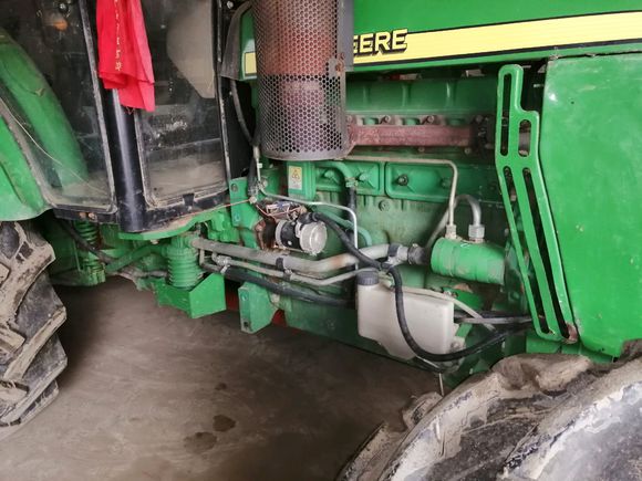 2013年的約翰迪爾拖拉機，這車況還不錯！大家說說能值多少錢