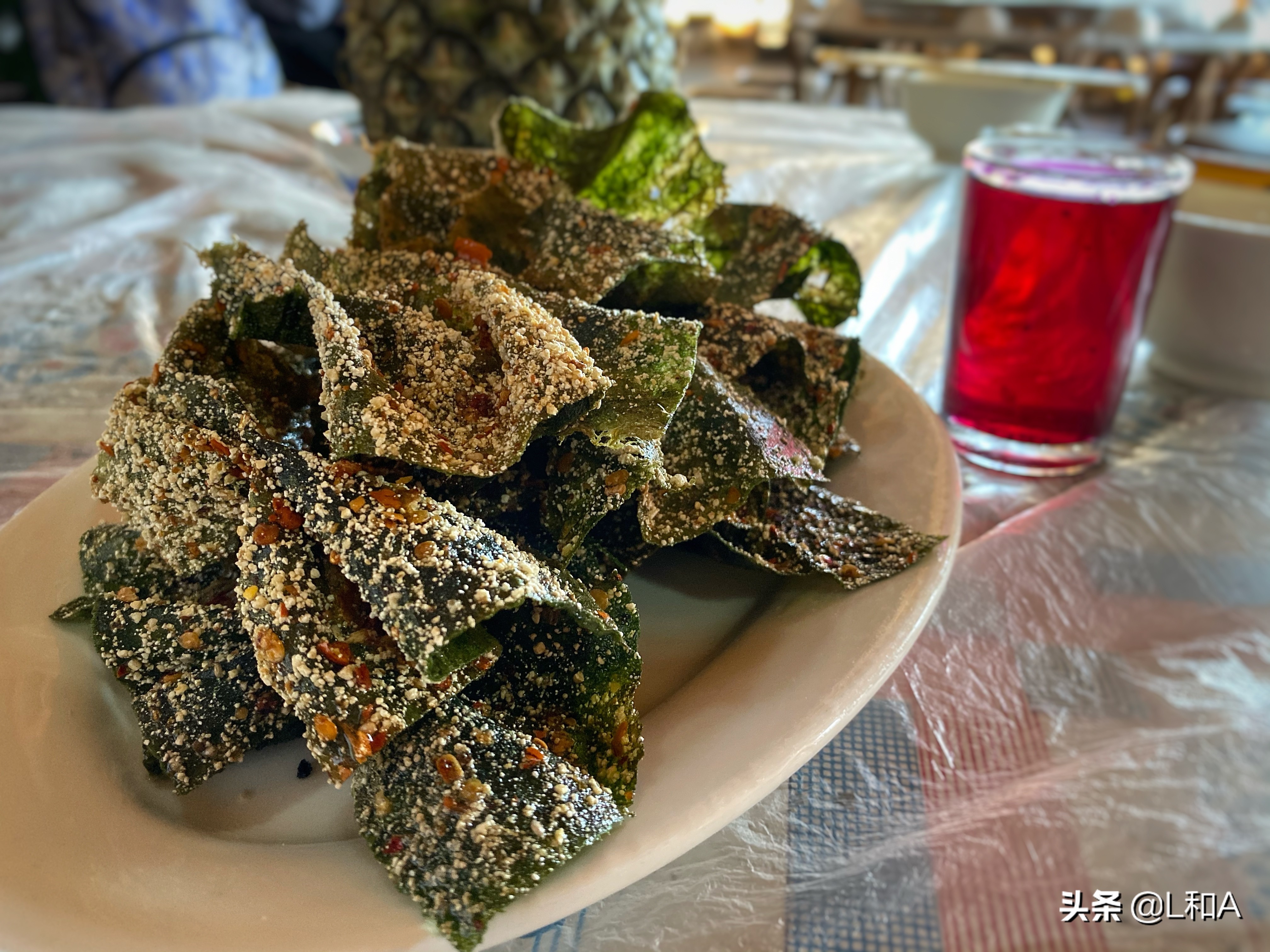 听闻傣族有青苔宴,不过本次版纳之旅只在105号发现其踪影,因此哪怕