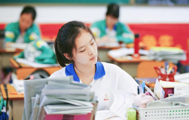 江苏高考作文，全文755个字却获“满分”，有30个字老师都不认识