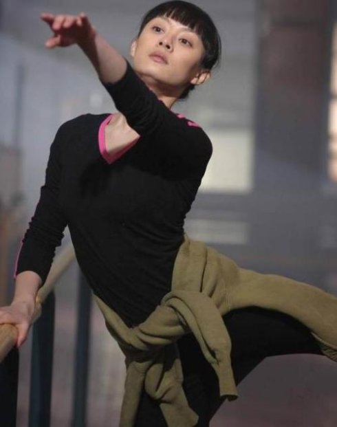 19年前，孙俪资助了“白眼狼”向海清，但她从未想过，会走到今天