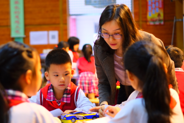 江西多名公立教师选择“辞职”，辛苦考上的编制，到底为啥要放弃