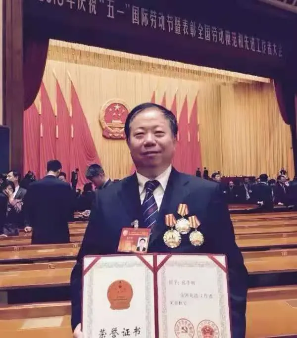 重磅！6位高校教师获全国表彰！其中一位，毕业于陕西这所高校