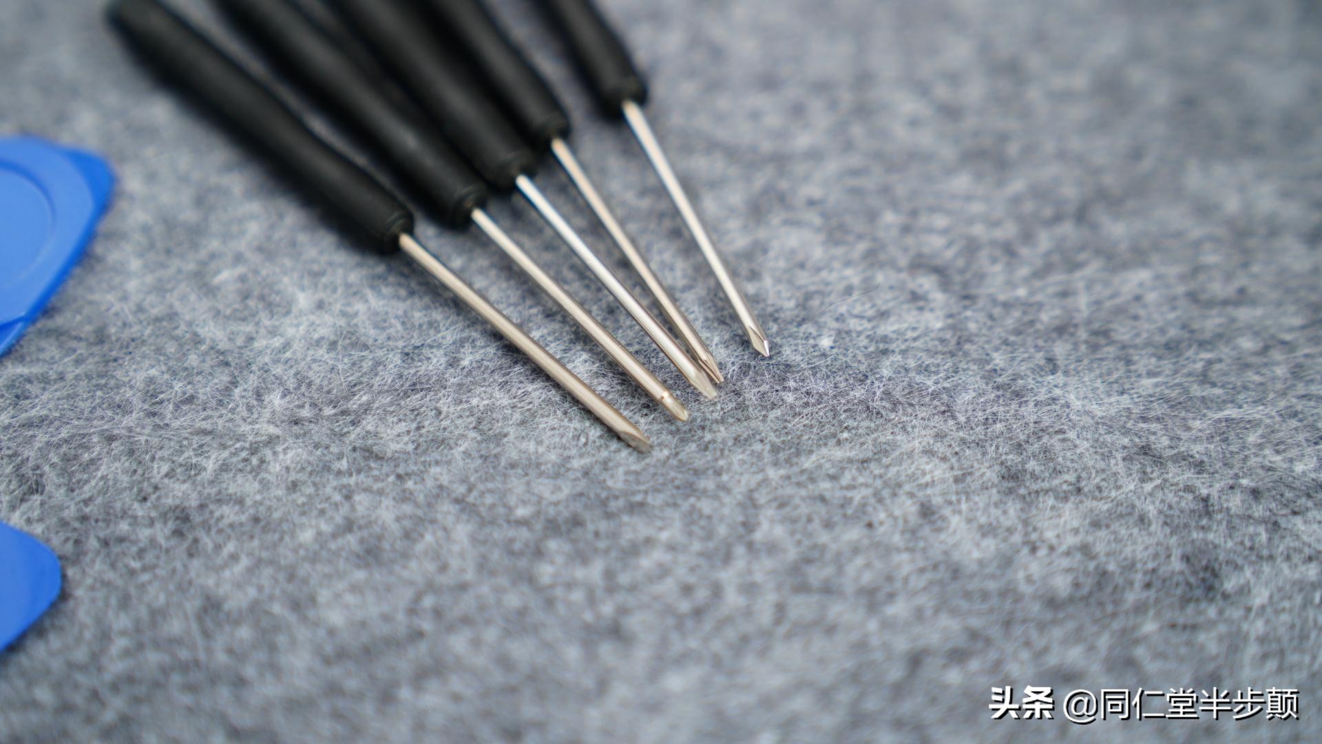 手机卡得不知所措？手把手教你更换大容量电池焕发新生