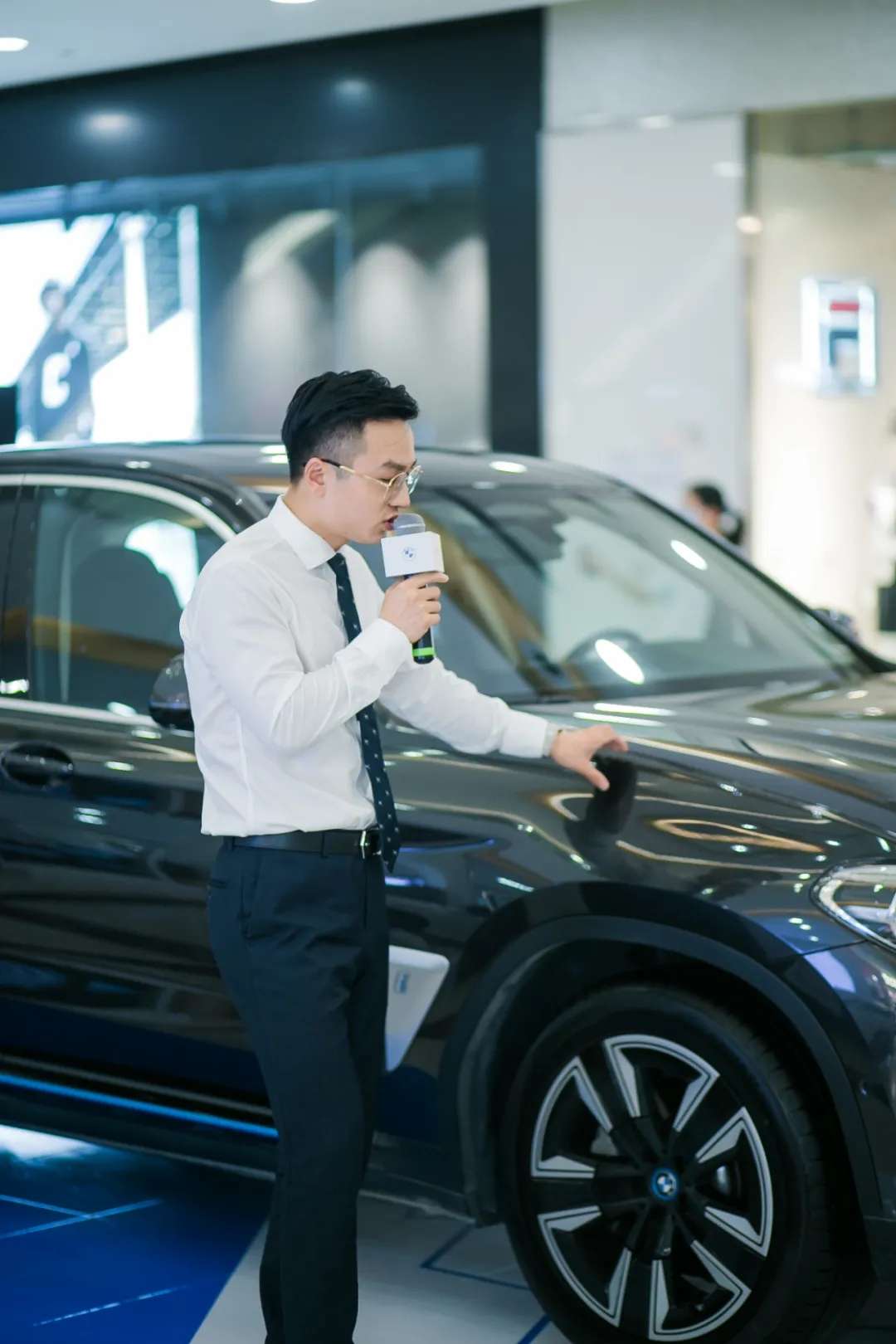 天生“i”动 畅享驾趣极致-创新纯电动BMW iX3商圈之旅圆满结束