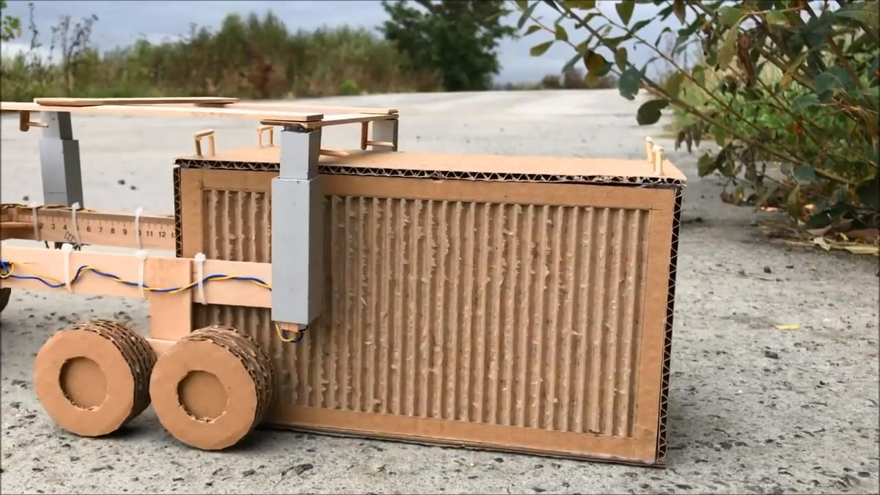 纸板玩具车的制作方法,难度4颗星,关键是可以自动装卸(图解)