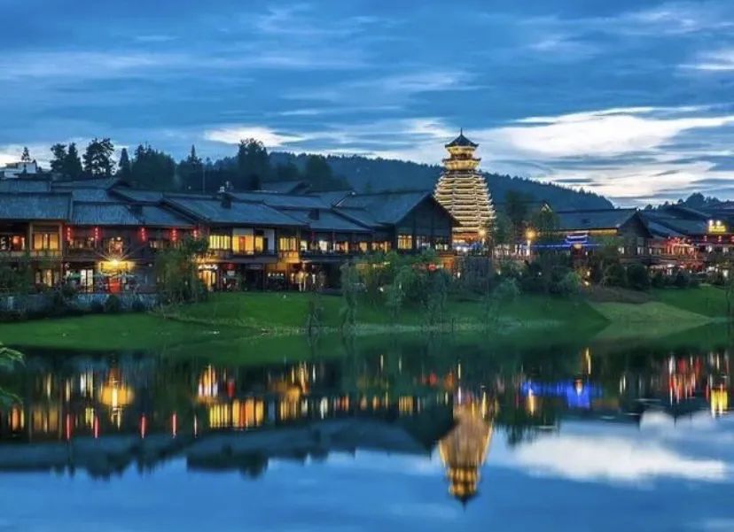 云上丹寨,度假胜地,嗨玩一夏,避暑清凉——打卡丹寨万达小镇