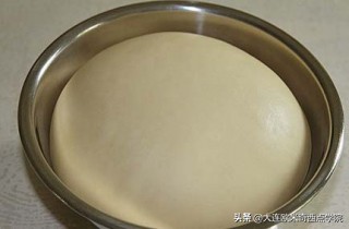从业十年的面包师告诉你，在家怎么做香香甜甜的酥粒奶油面包