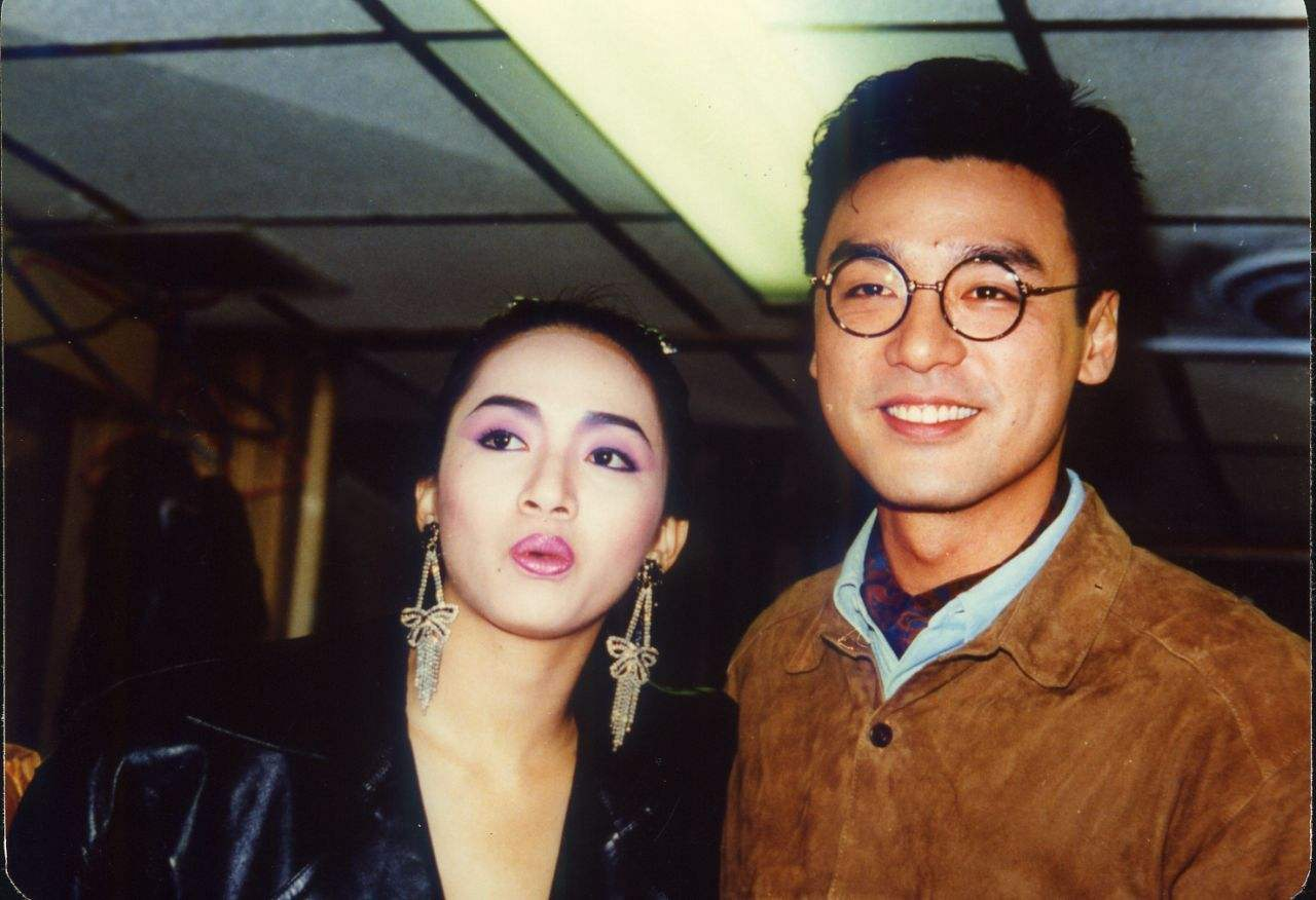 梅艳芳罕见照：从4岁到40岁，34张照片看尽“女人花”短暂的一生