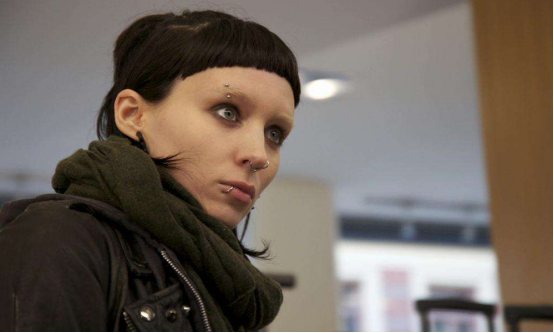 电影《龙纹身的女孩》:这是个让人无法不爱的女孩