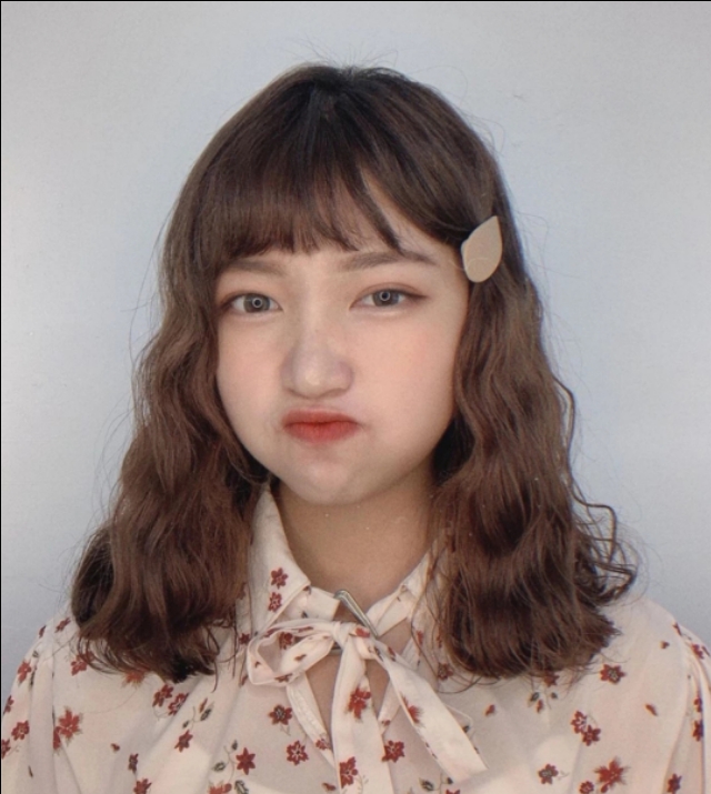 烫发想要不显老又好看,浪漫的水波纹卷绝对是首选之一