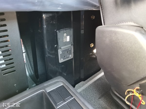 2020款重汽汕德卡牵引车配超高顶驾驶室，售价45万元值吗？