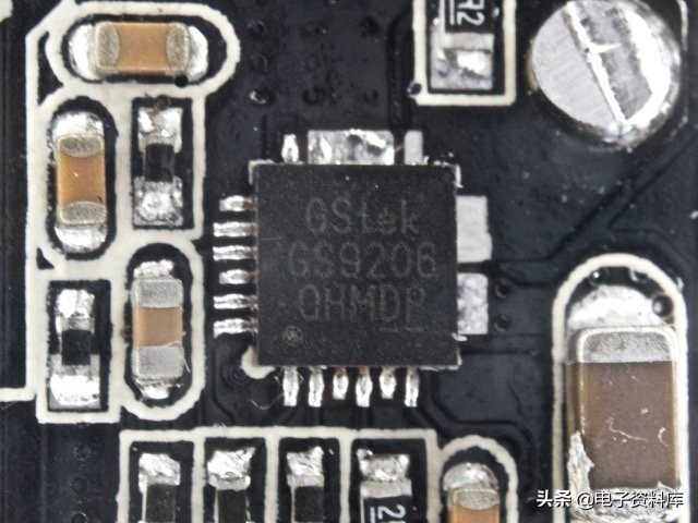 「电子产品拆解」汽车查找器和USB充电器