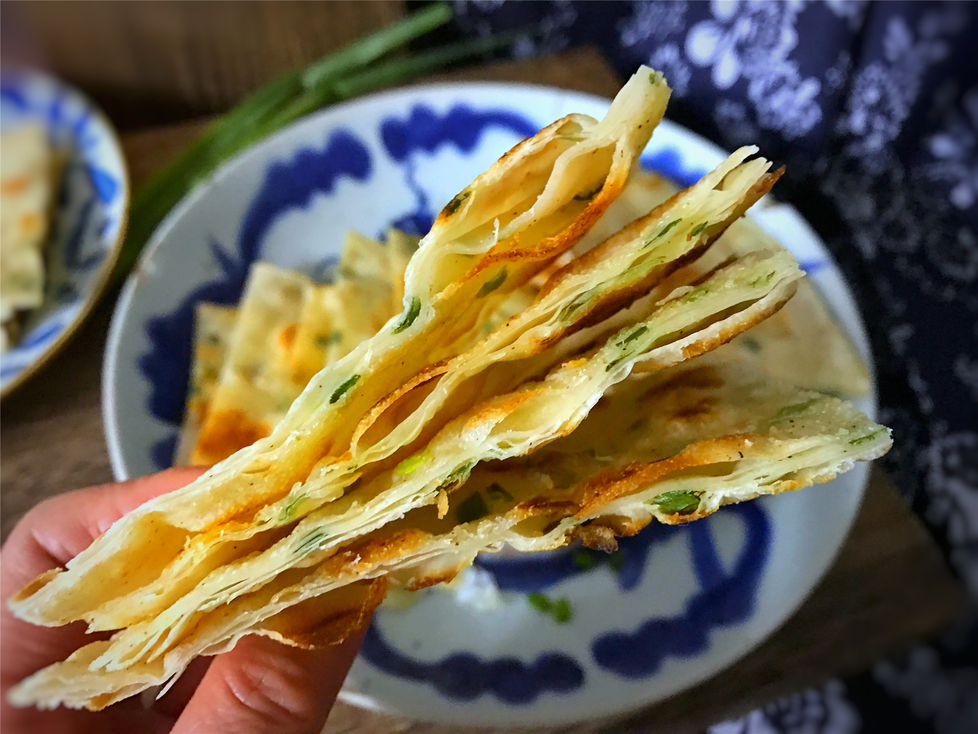 油饼怎么做又软又好吃（油饼记住这3点外皮酥脆里面软）