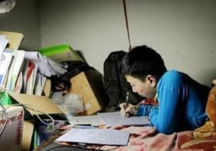 小小“期末考试”，能给大学生逼到哪种程度？每天都是及线挑战