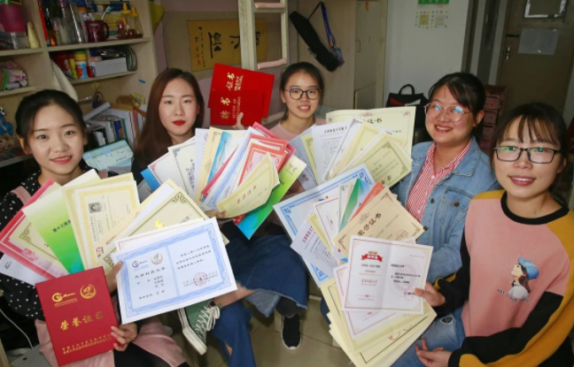 南开大学学霸寝室，四人集体保研，全部都是双一流学校