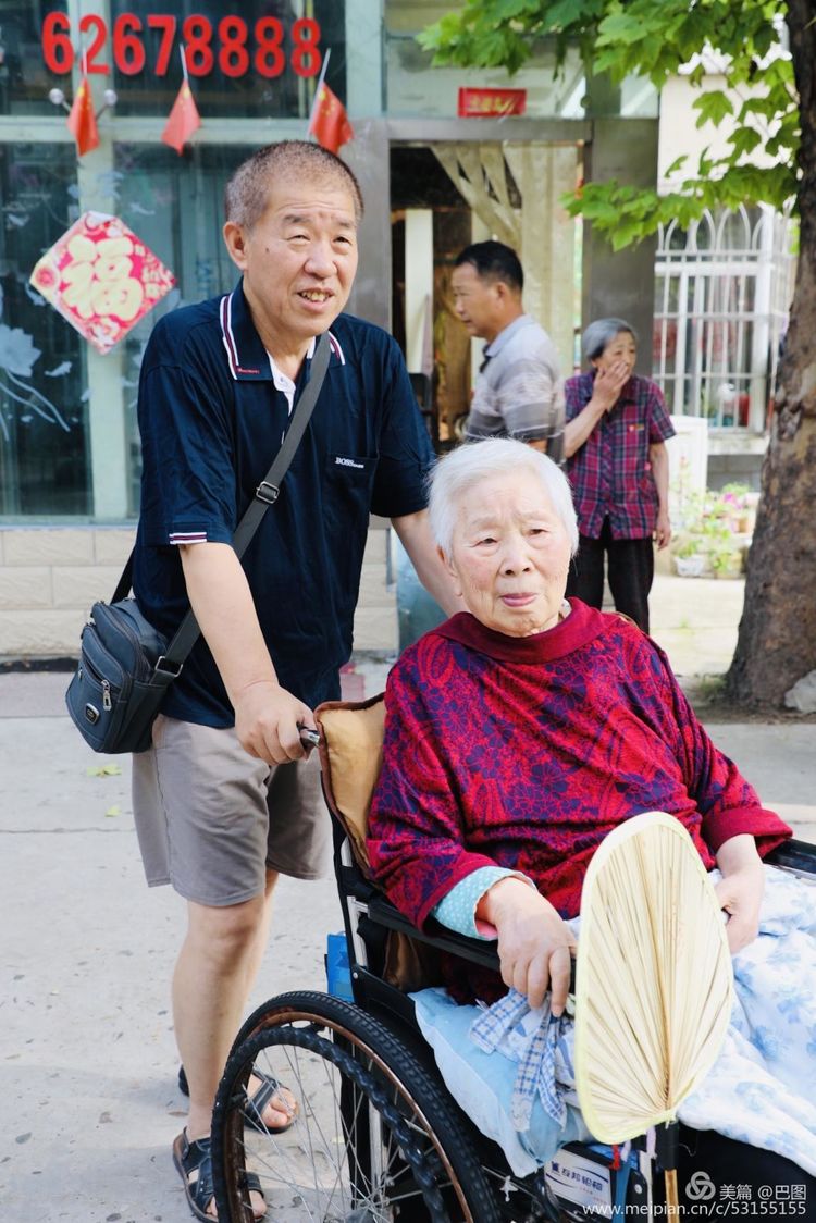 10月7日重阳节，十几首诗词100幅照片，致敬天下老年人
