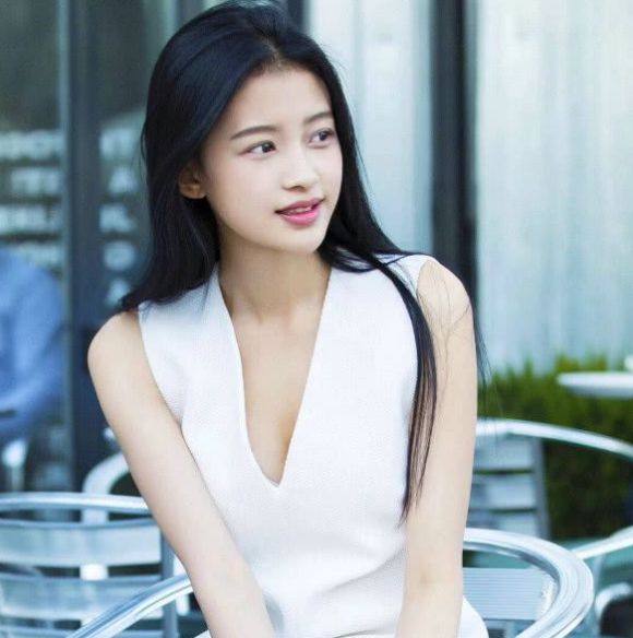 被小看的“前京圈太子妃”白百何，背后5个男人1个女人都不简单