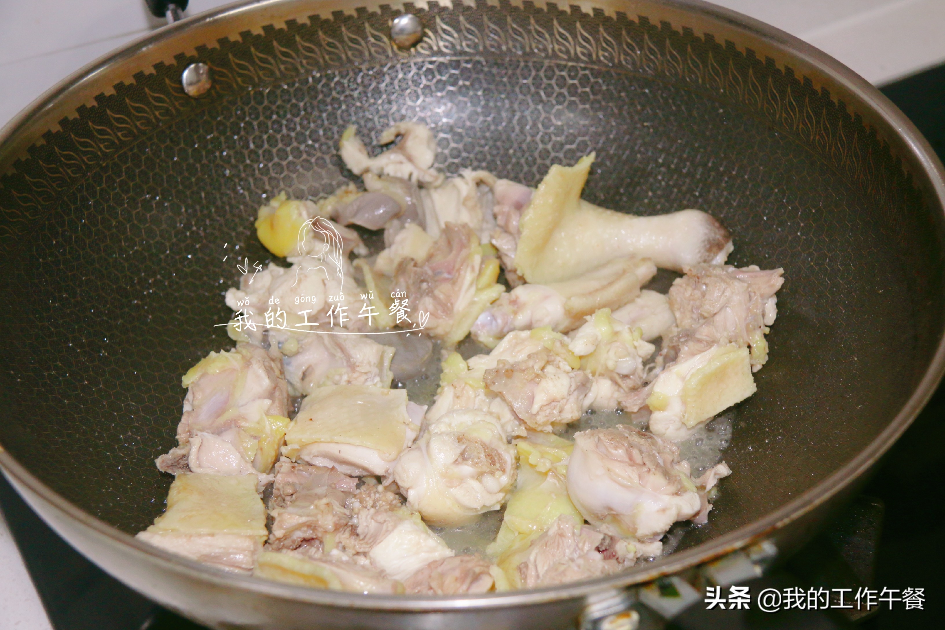 6种食材搭配鸡炖汤，隔三差五喝1次，浓郁香甜除湿气，做法简单