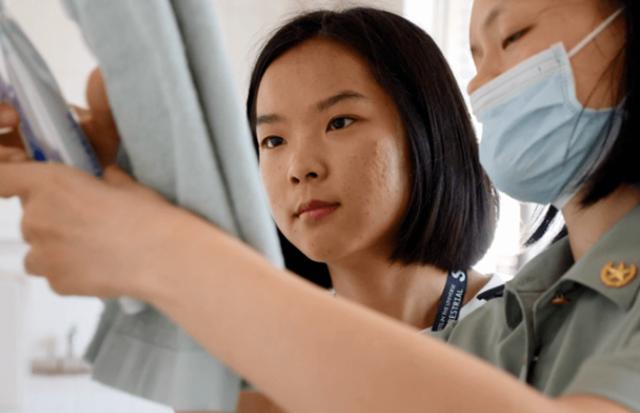 高考考场上的美女（云南女孩李盈）