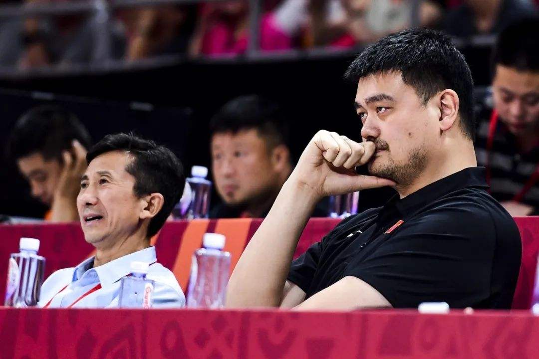 为什么nba中国球员时间短(为什么中国球员职业生涯短？和黄种人无关，而是我们一直自欺欺人)